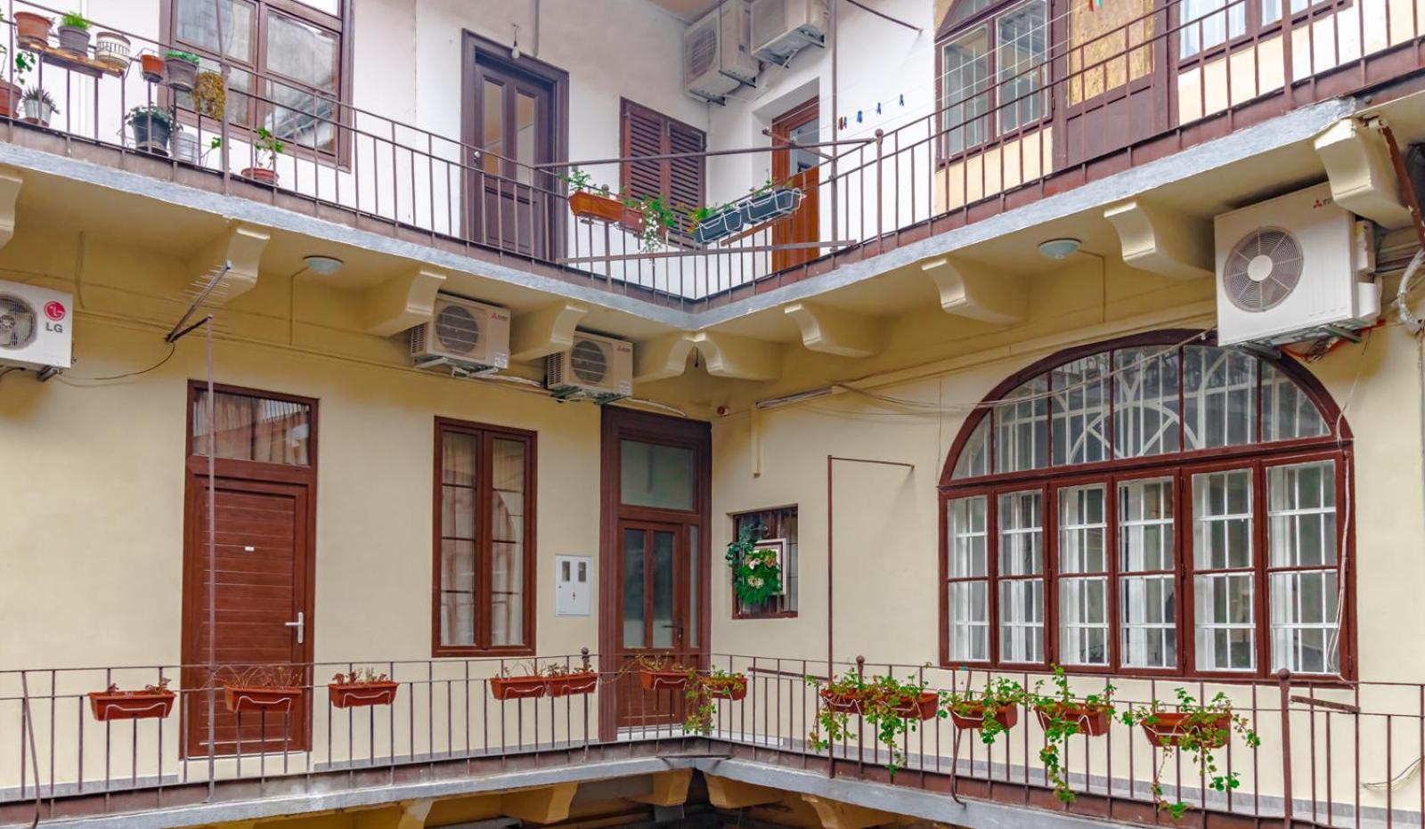 Mandina Studios On A Main Square Загреб Екстериор снимка